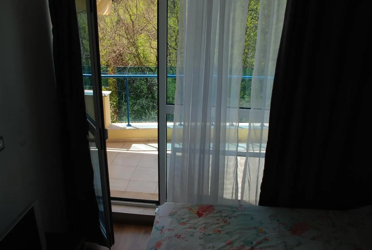 פומורי Marina Hotel Apartaments דירה